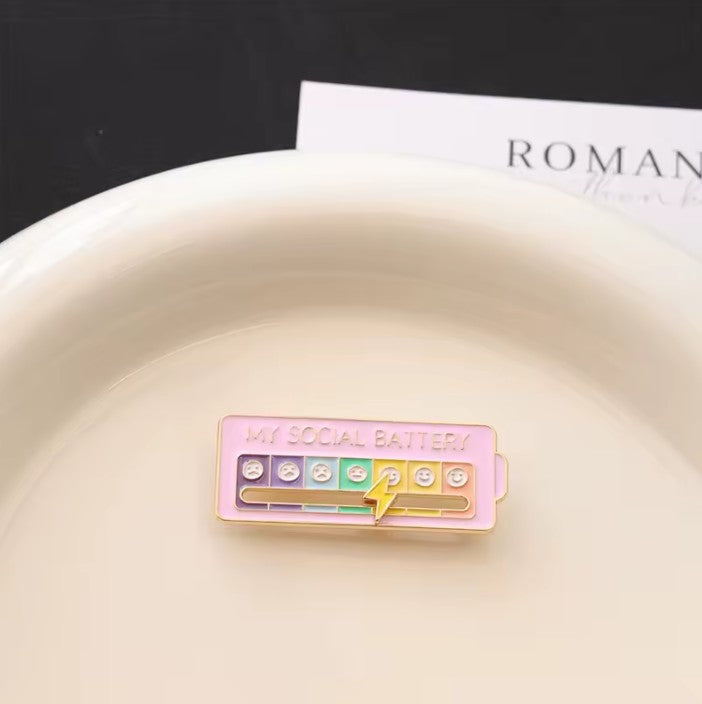 Mood Changing Sliding Personalized DIY My Social Battery Zinc Alloy Energy Brooch & Campus Pin Badge - Pink